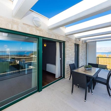 Queen Beach Apartments Nin Exterior foto