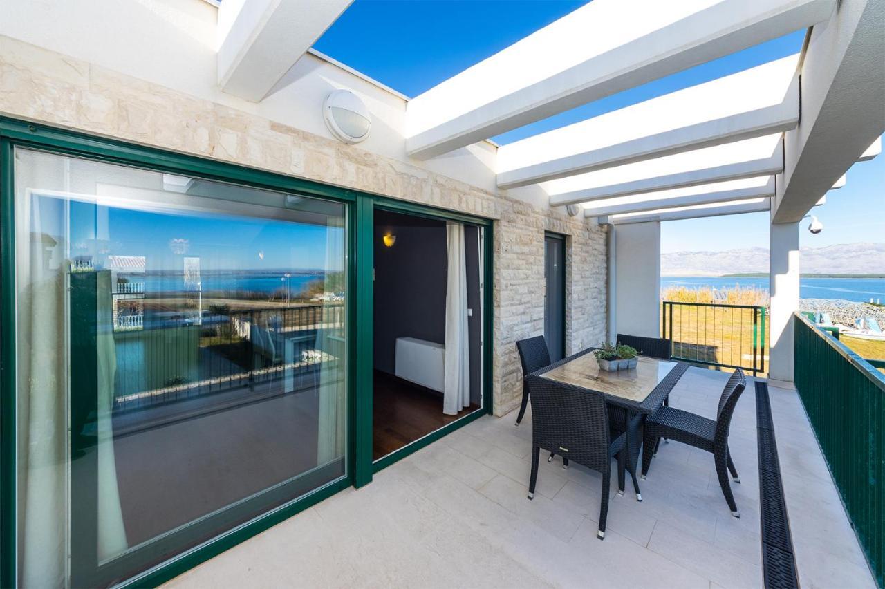 Queen Beach Apartments Nin Exterior foto