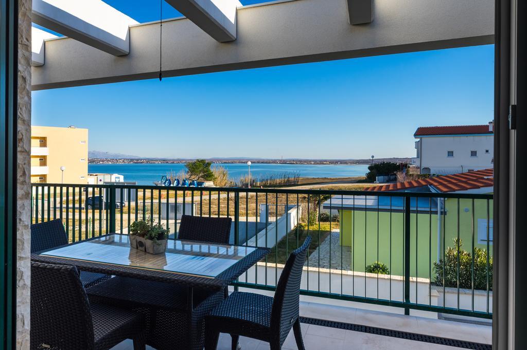 Queen Beach Apartments Nin Exterior foto