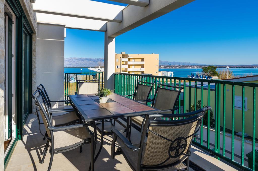 Queen Beach Apartments Nin Exterior foto