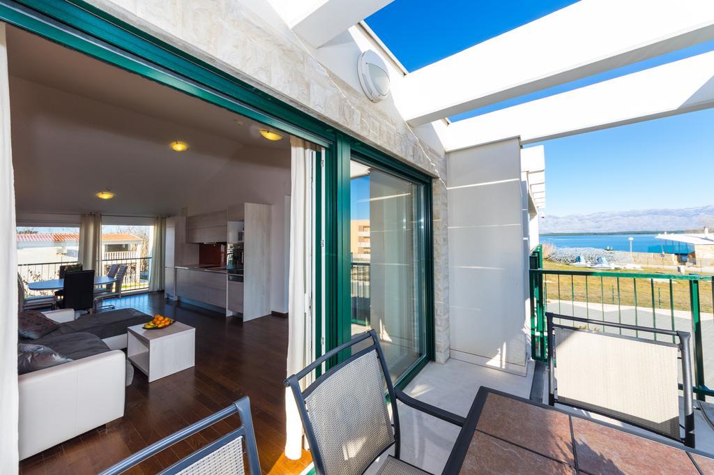 Queen Beach Apartments Nin Exterior foto